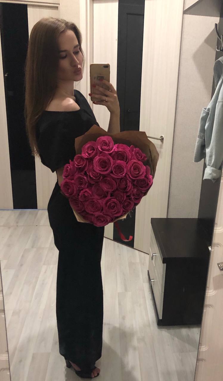 Проститутка Питера Ирочка с 2 размером груди предлагает интим услуги у метро Адмиралтейская  +7(981)136-33-84 