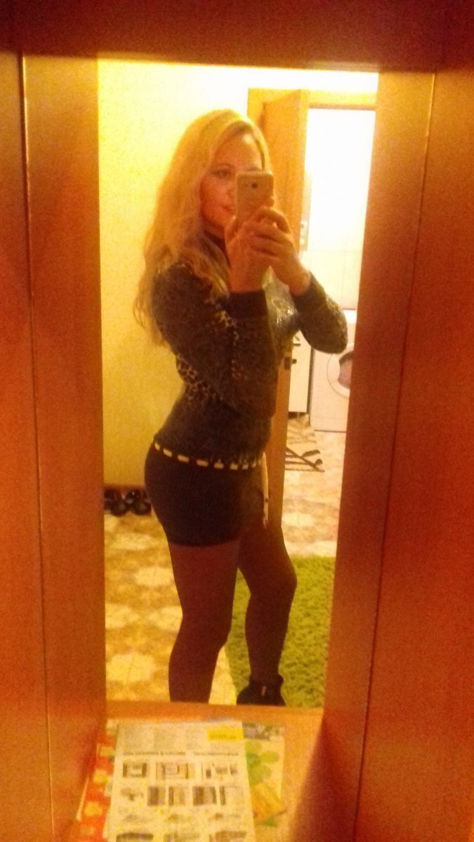 Проститутка Питера Кристи с 3 размером груди предлагает интим услуги у метро Волковская  +7(911)830--21-77 