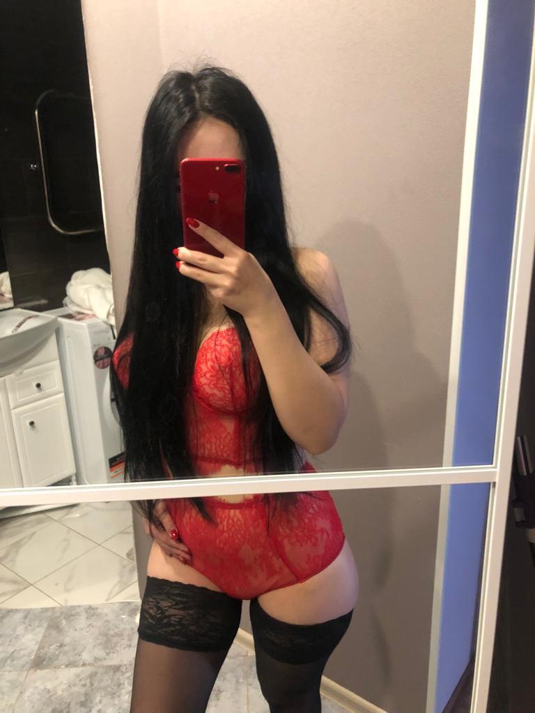 Индивидуалка Питера Наденька с 3 размером груди предлагает интим услуги у метро Московская  +7(981)155-42-85 