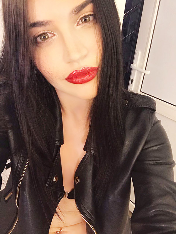 Индивидуалка Питера Дина  с 3 размером груди предлагает интим услуги у метро Купчино  +7(981)155-42-85 