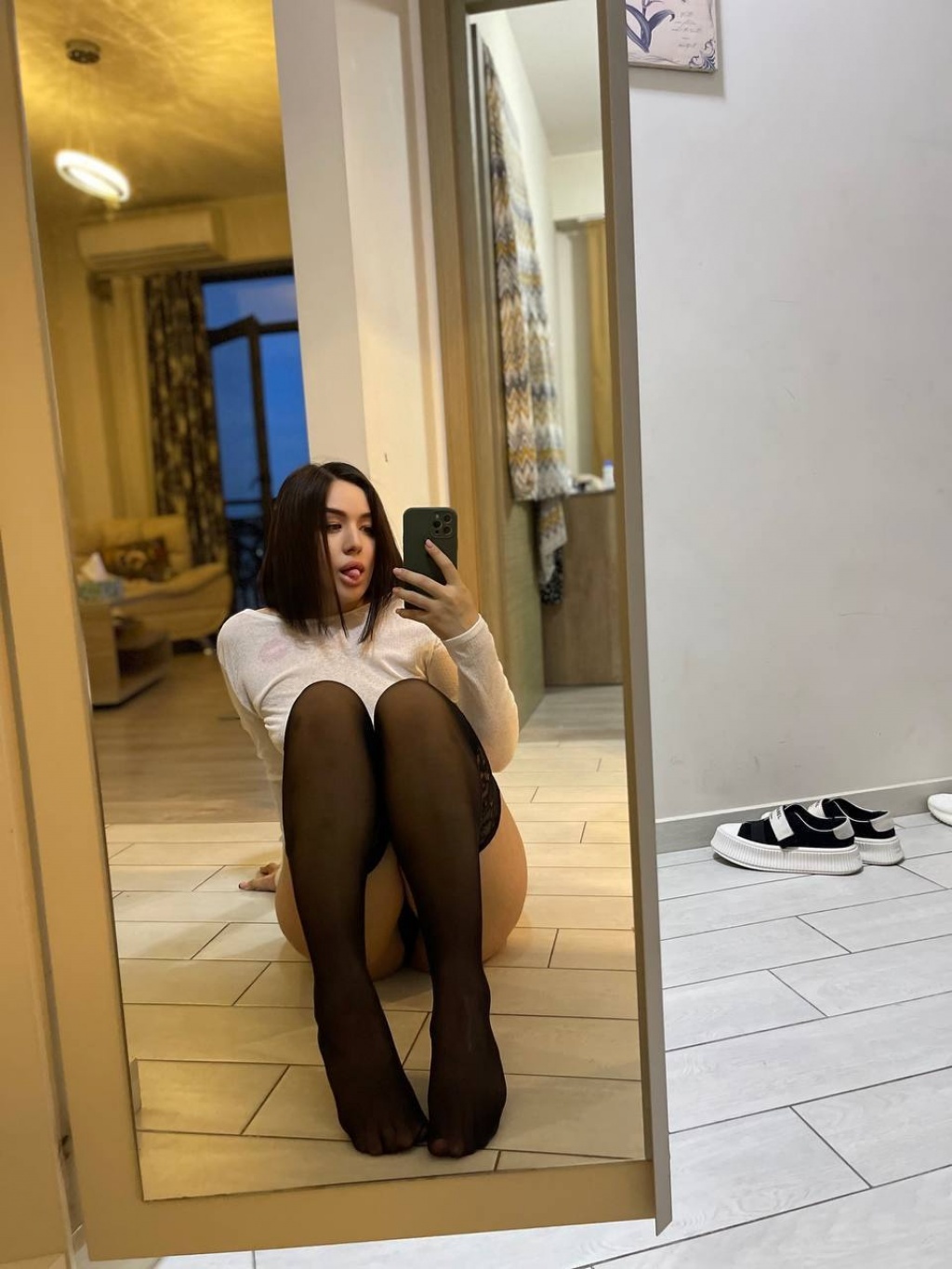 Индивидуалка Питера Юна с 4 размером груди предлагает интим услуги у метро Спортивная  +7(981)809-84-20 